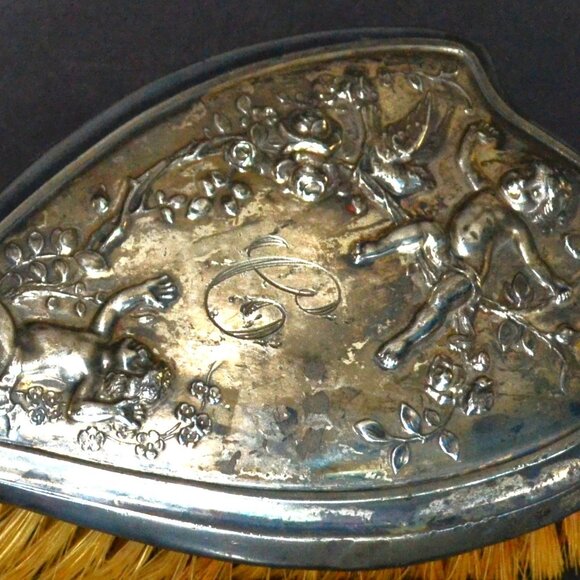 Beautiful Art Noveau Designed Hairbrush Silvertone Cherubs Vanity And Dresser - Picture 2 of 6
